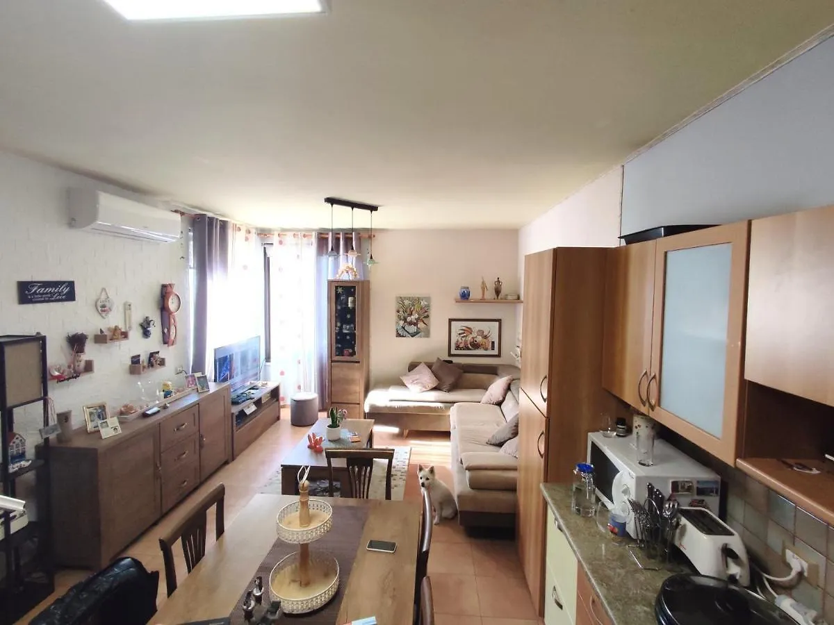 Promenade 3-Bedroom Apartment With Large Balcony. Durrës